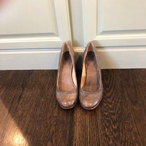 Frye  - Women's Carson Pump - 9.5
